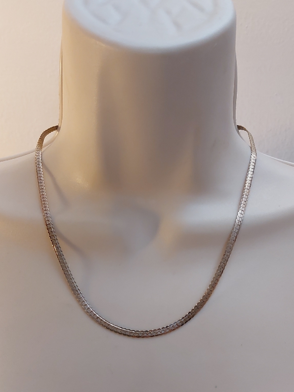 Vintage Multi Texture Gold Tone 3.7mm Wide Flat Herringbone Chain Necklace